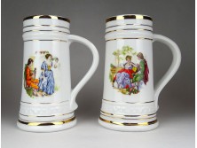 Régi jelzett porcelán söröskorsó pár allegórikus jelenettel 17.7 cm