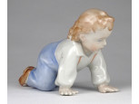 Zsolnay SINKÓ porcelán mászó kislány 16.5 cm