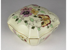 Nagyméretű vajszínű pillangó mintás Zsolnay porcelán bonbonier