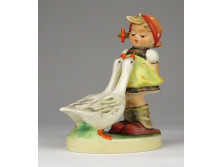 Régi Hummel porcelán kislány libákkal