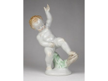Régi Herendi porcelán pisilő fiú figura 18 cm