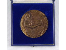 Iparművészeti bronz plakett dobozában 8.5 cm
