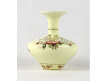 Vajszínű Zsolnay porcelán virágos váza 8 cm