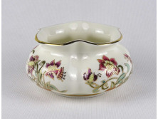 Zsolnay vajszínű, aranyozott, virágos gerezdes porcelán váza