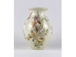 Ritka virágmintás, aranyozott, vajszínű Zsolnay porcelán váza 13 cm