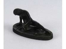 19. századi kisméretű "A haldokló gallus" bronz szobor 