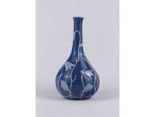 Ritka kék színű harangvirág mintás - pate sur pate - Herendi porcelán váza 15.6 cm