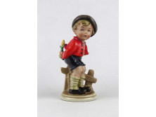 Antik Bertram porcelán figura kisfiú virággal 14.5 cm