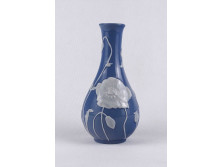 Ritka kék színű pipacsos - pate sur pate - Herendi porcelán váza 15.7 cm