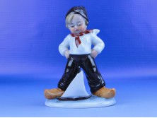 GH & Co jelzett porcelán kisfiú szobor